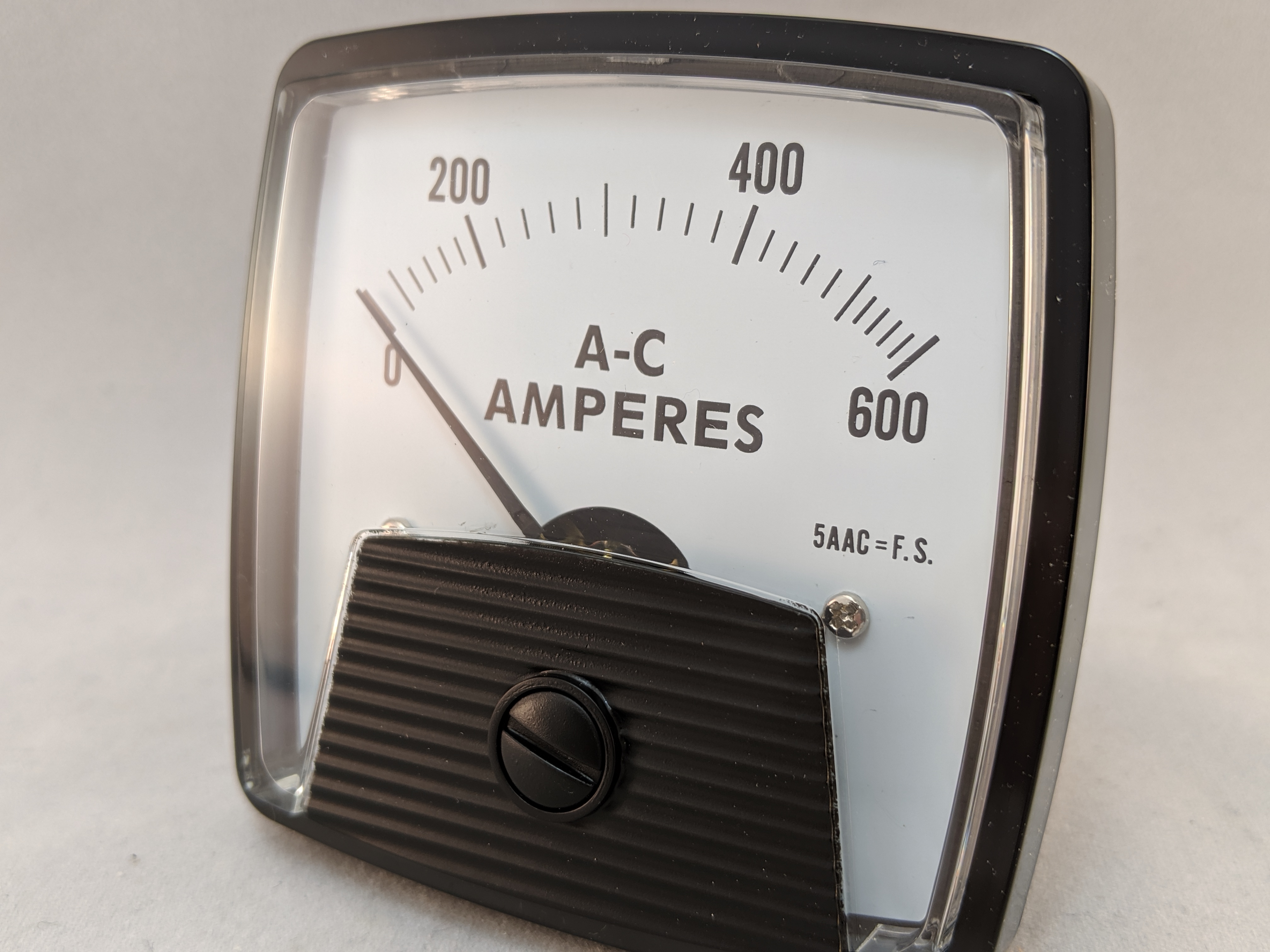 PANEL AMP METER 2.5" R=0-5AAC, S=0-600AAC 250240LSSJ