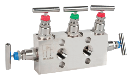 IV519 Series Remote-Mount, Angled Valve Manifold, 316/316L SS, 1/4" NPTF to 1/4" NPTF, 6000 psi