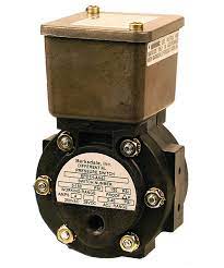 Differential Switch w/ J-Box; 4 Amps; 3-150 PSI range